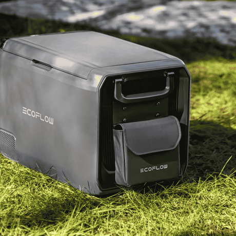 EcoFlow Glacier Classic Kühlbox mit abnehmbarer Tasche im Outdoor-Einsatz auf einer Wiese